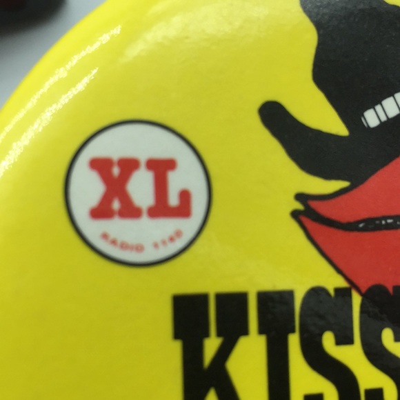 Kiss A Cow Boy The Bay Advertising Pinback Button - Picture 5 of 5